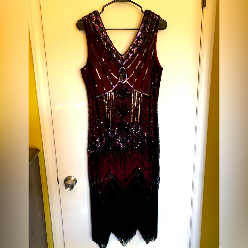 Roaring 20's Flapper Dress with Accessories!